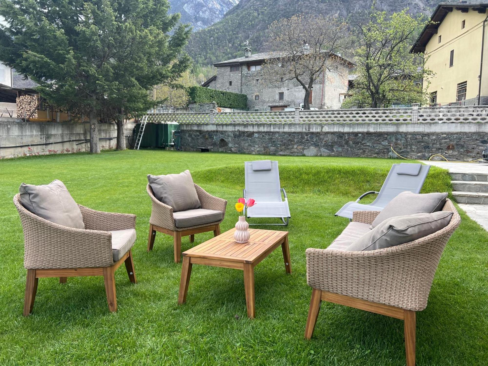 Apartament La Rose Du Prevot Fénis Zewnętrze zdjęcie